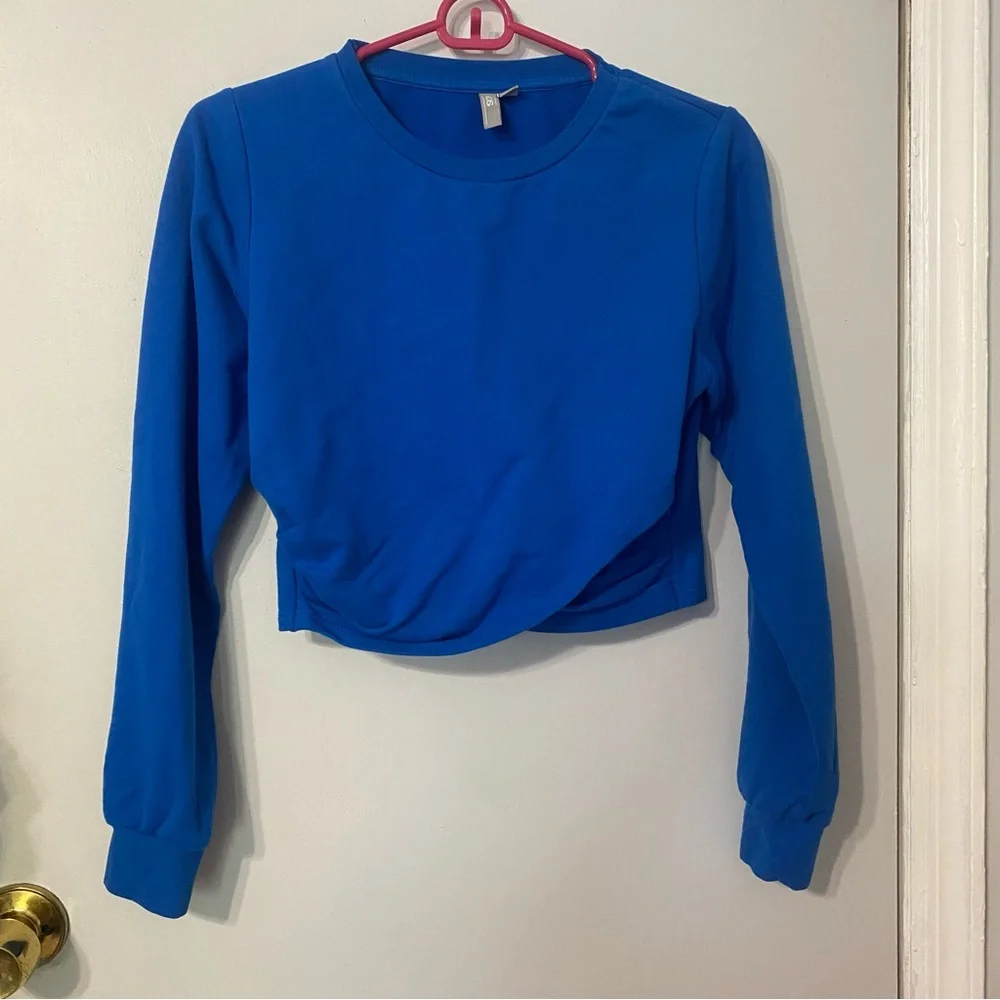 {ASOS} Blue Cropped Twist Crew Neck Long Sleeve Sweatshirt Style Top ~ Size 2 - Picture 3 of 15